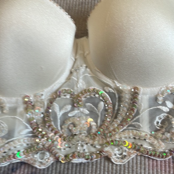 Super Unique Bebe Sparkly Cropped Bustier Top - Picture 4 of 9